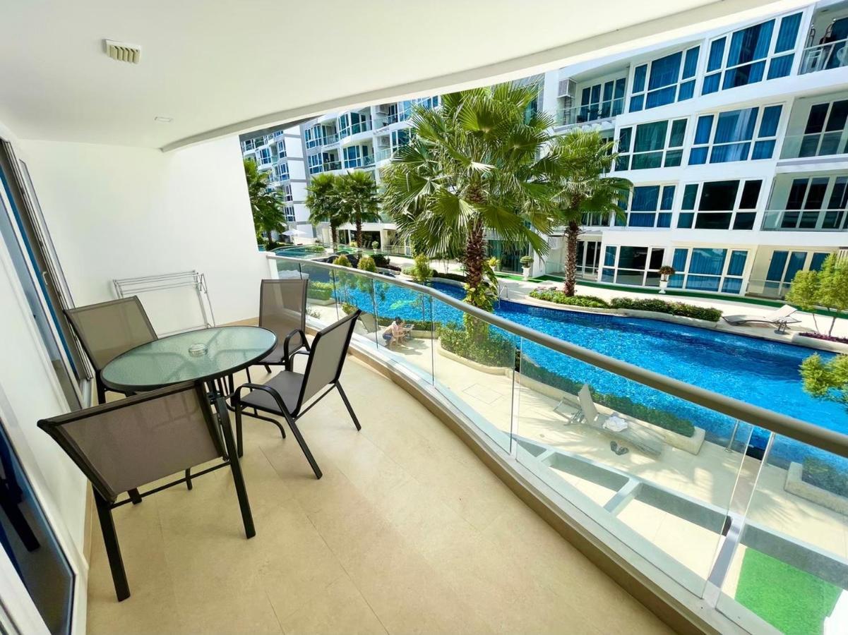 Large 2 Bedroom Condo, Grand Avenue, อพาร์ทเม้น