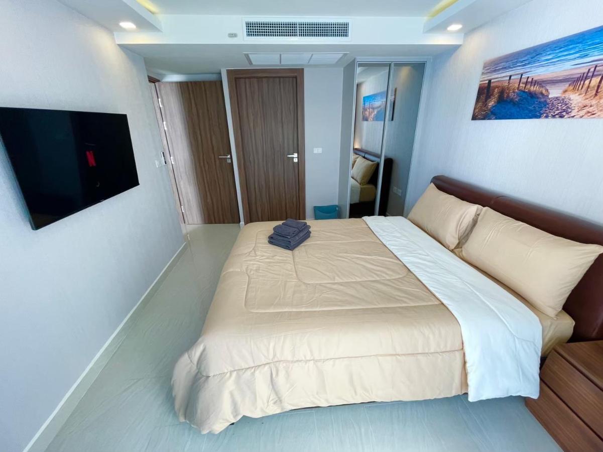 อพาร์ทเม้น Large 2 Bedroom Condo, Grand Avenue, Pattaya